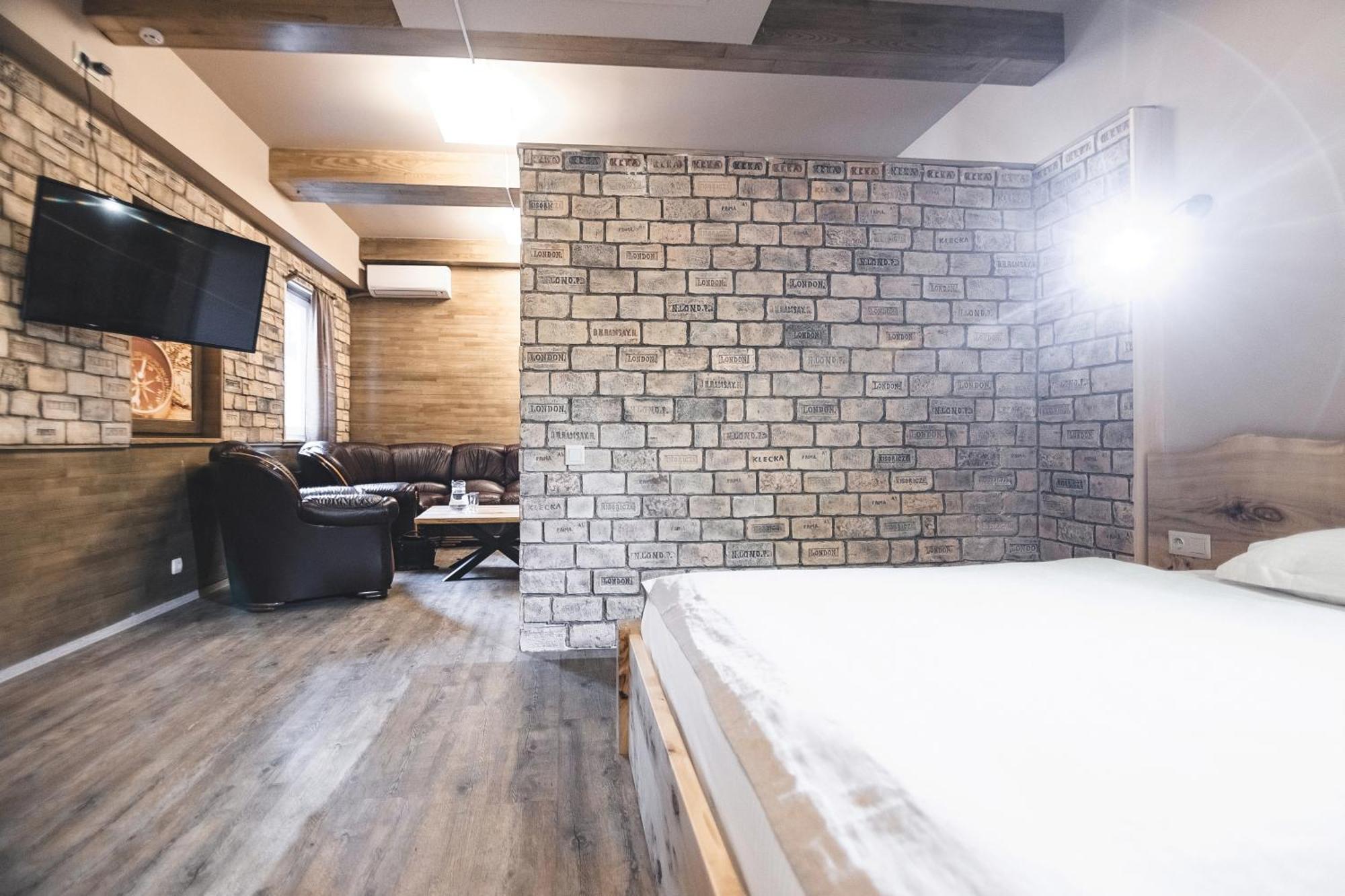 Pieno Piano Hotel Rivne Bagian luar foto