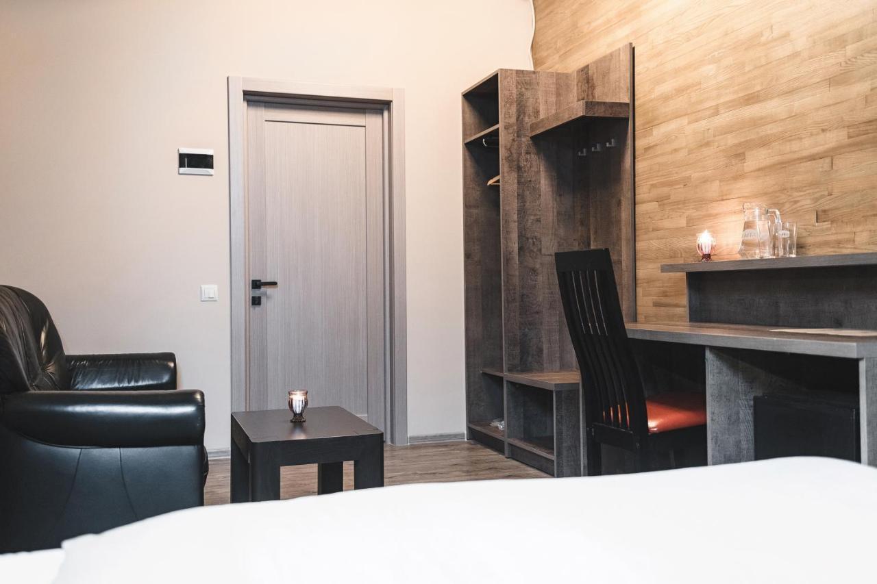 Pieno Piano Hotel Rivne Bagian luar foto